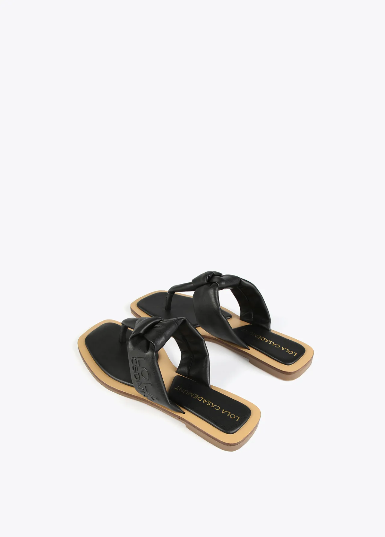 sandalia_plana_de_dedo_4-1.webp Lola Casademunt Calzado | Baño<Sandalia plana de dedo NEGRO