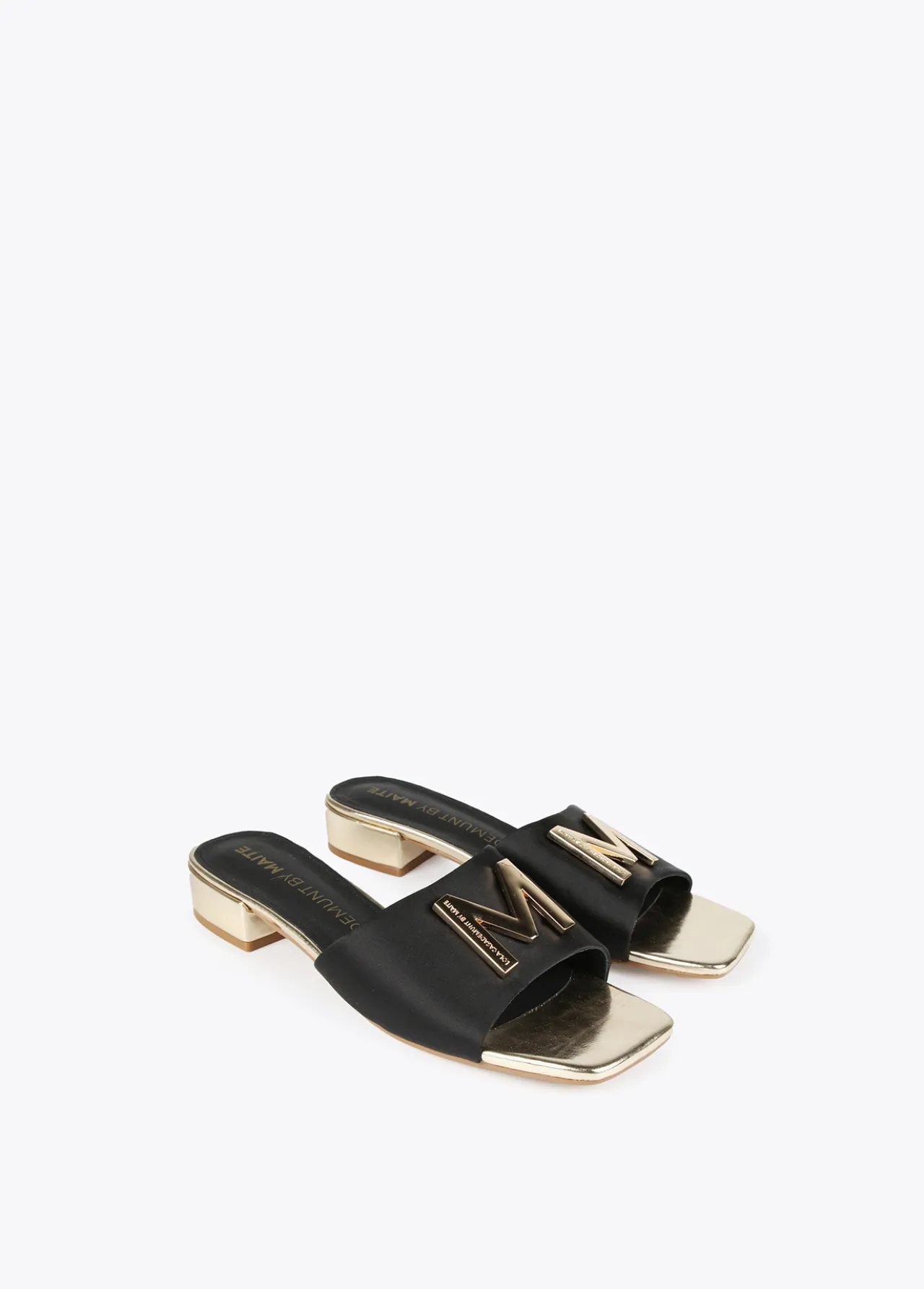sandalia_tipo_pala_2.webp Lola Casademunt Calzado<Sandalia tipo pala NEGRO