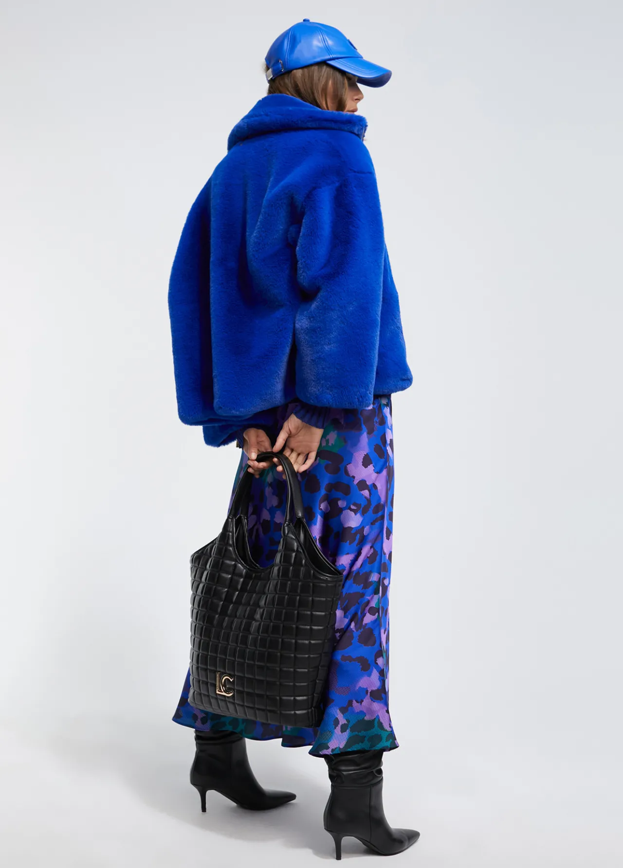 shopper_acolchado_de_cuadros_6.webp Lola Casademunt Bolsos De Hombro | Bolsos Shopper<Shopper acolchado de cuadros NEGRO