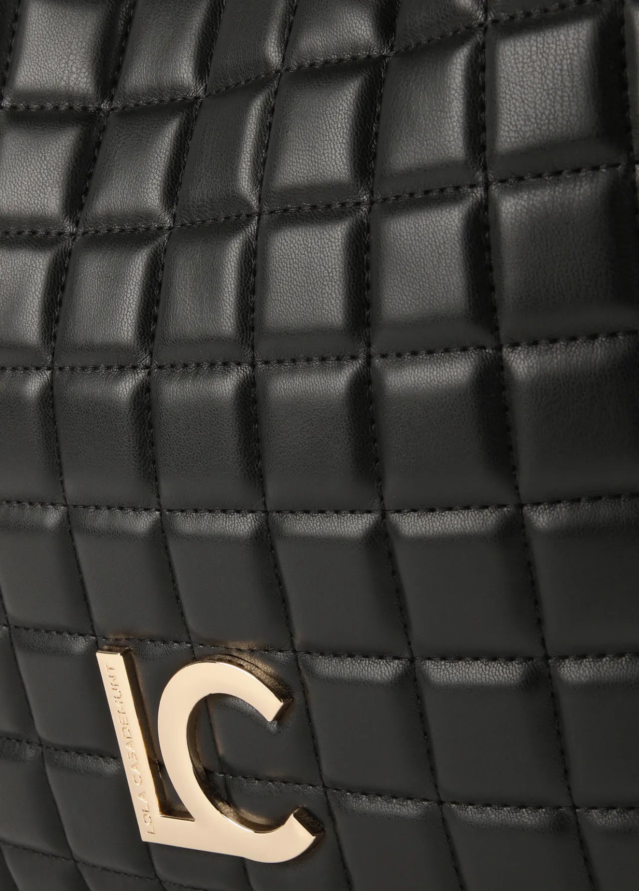 shopper_acolchado_de_cuadros_7.webp Lola Casademunt Bolsos De Hombro | Bolsos Shopper<Shopper acolchado de cuadros NEGRO