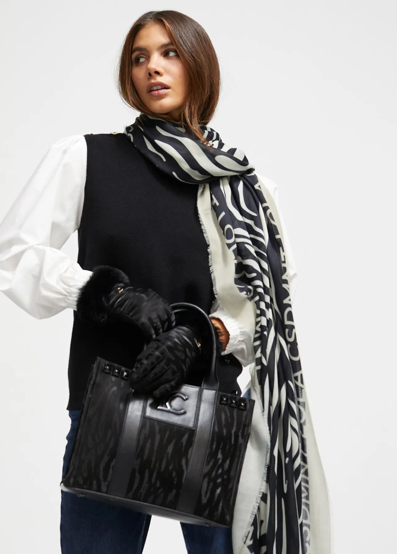 shopper_estampado_zebra_6.webp Lola Casademunt Bolsos Shopper | Bolsos Grandes<Shopper estampado zebra NEGRO