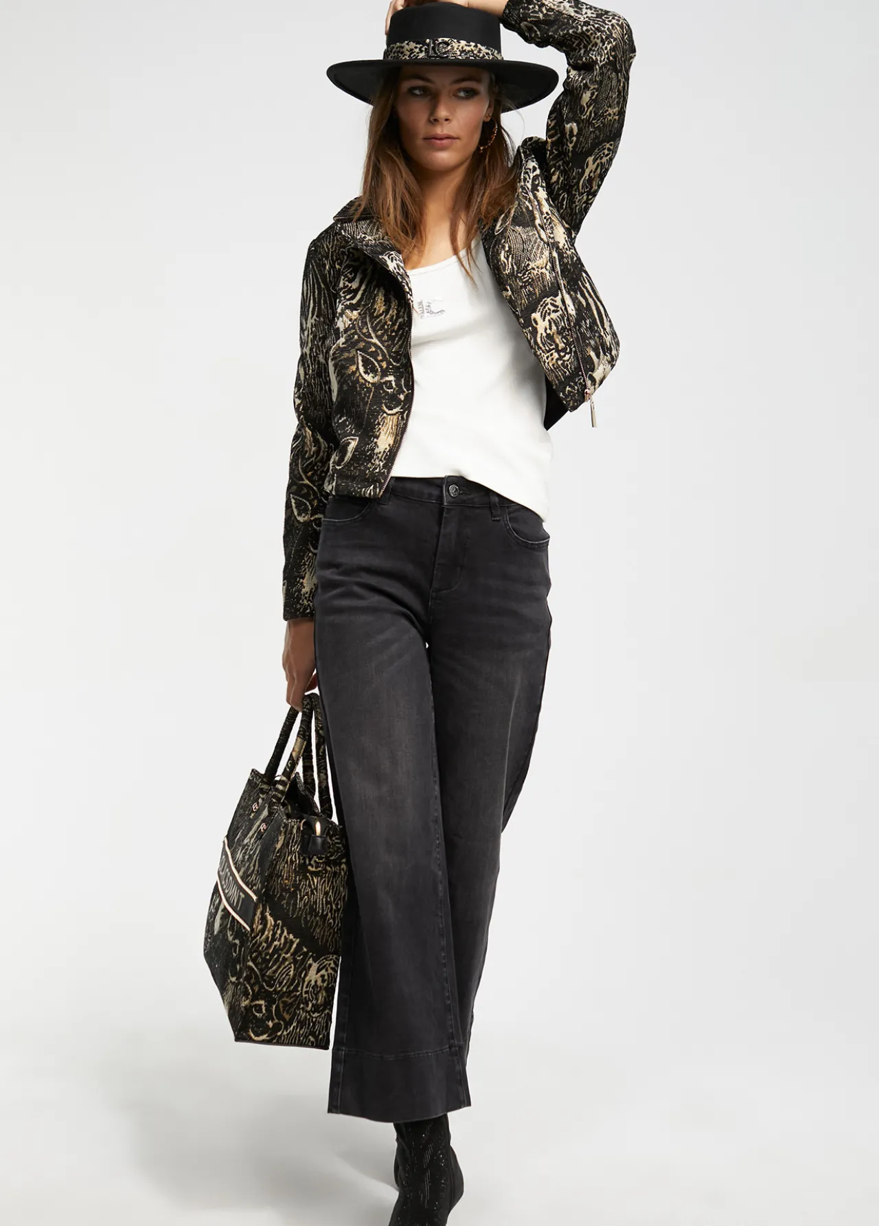 sombrero_cinta_jacquard_0.webp Lola Casademunt Animal Print | Gorros Sombreros Y Guantes<Sombrero cinta jacquard NEGRO
