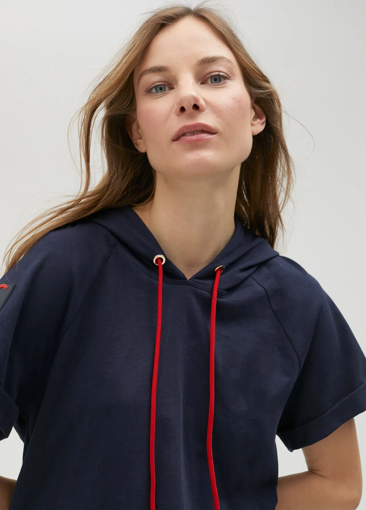 sudadera_manga_corta_de_algodn___lola_casademunt_3.webp Lola Casademunt Sudaderas<Sudadera manga corta de algodón 100% - Lola Casademunt BLANCO