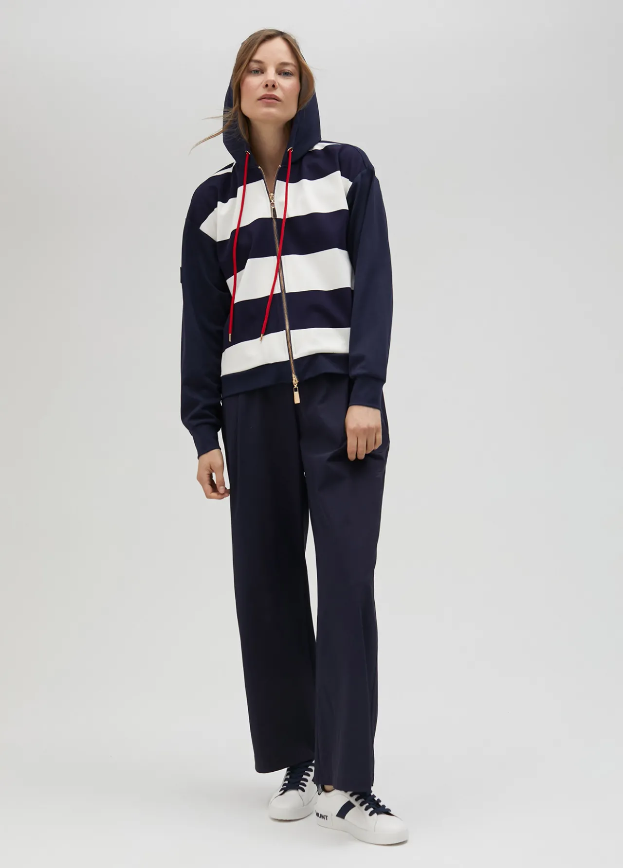 sudadera_rayas_bicolor_con_cierre_frontal__lola_casademunt_5.webp Lola Casademunt Sudaderas<Sudadera rayas bicolor con cierre frontal - Lola Casademunt AZUL-BLANCO