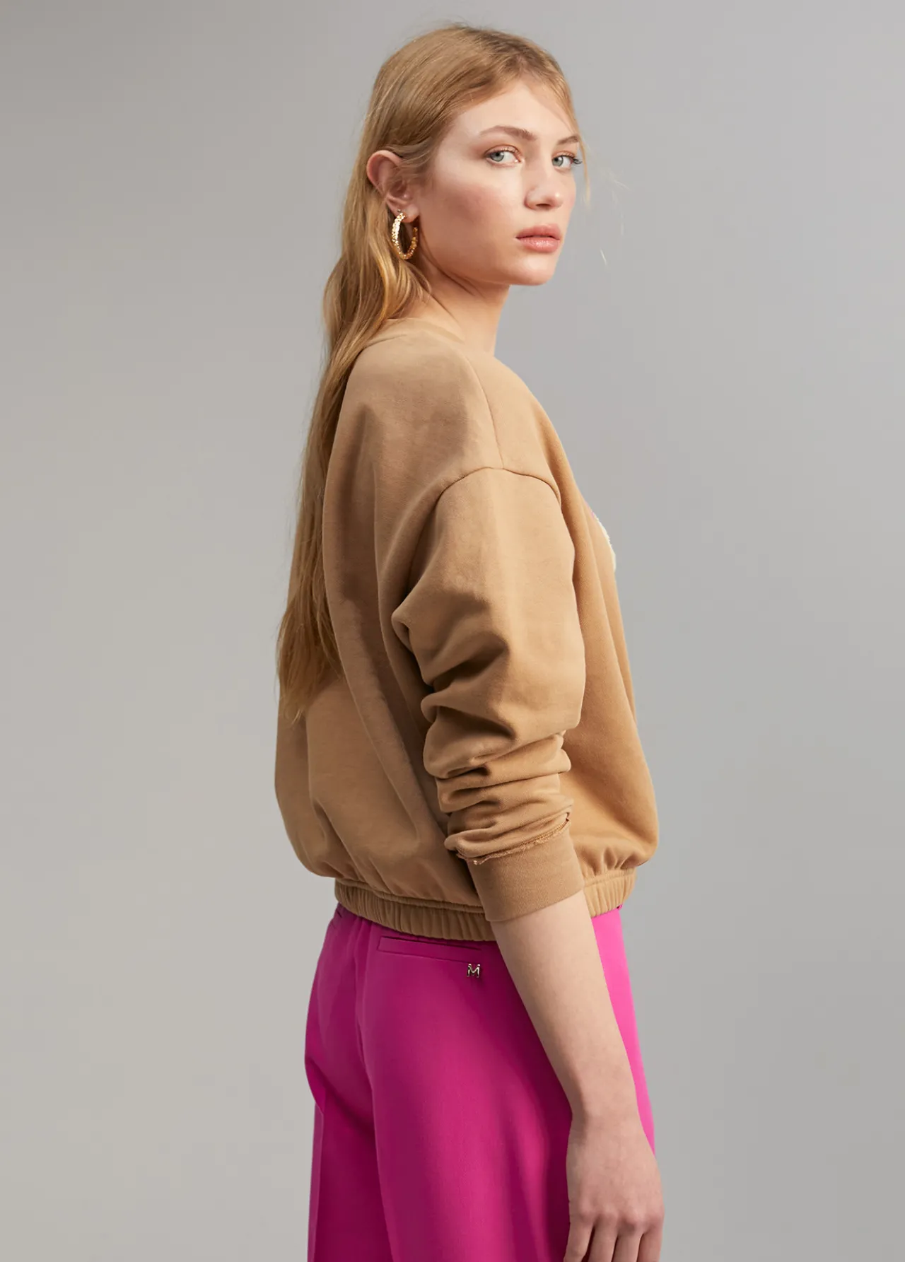 sudadera_tigre_4.webp Lola Casademunt Animal Print | Sudaderas<Sudadera tigre CAMEL