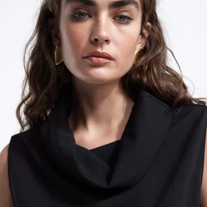 Lola Casademunt Camisetas Y Tops<Top cuello desbocado NEGRO