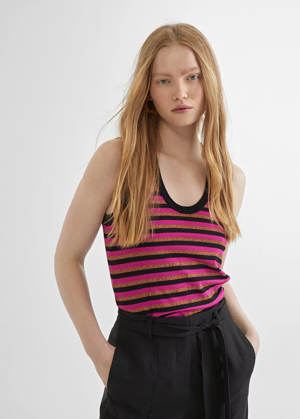 top_de_rayas_3.webp Lola Casademunt Camisetas Y Tops | Punto<Top de rayas NEGRO-ROSA