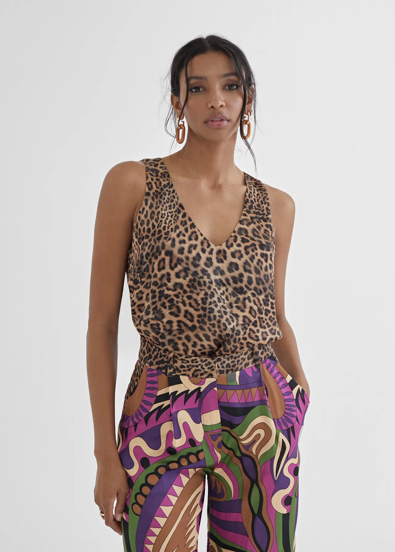 top_estampado_animal_0.webp Lola Casademunt Camisetas Y Tops<Top estampado animal LILA-NEGRO
