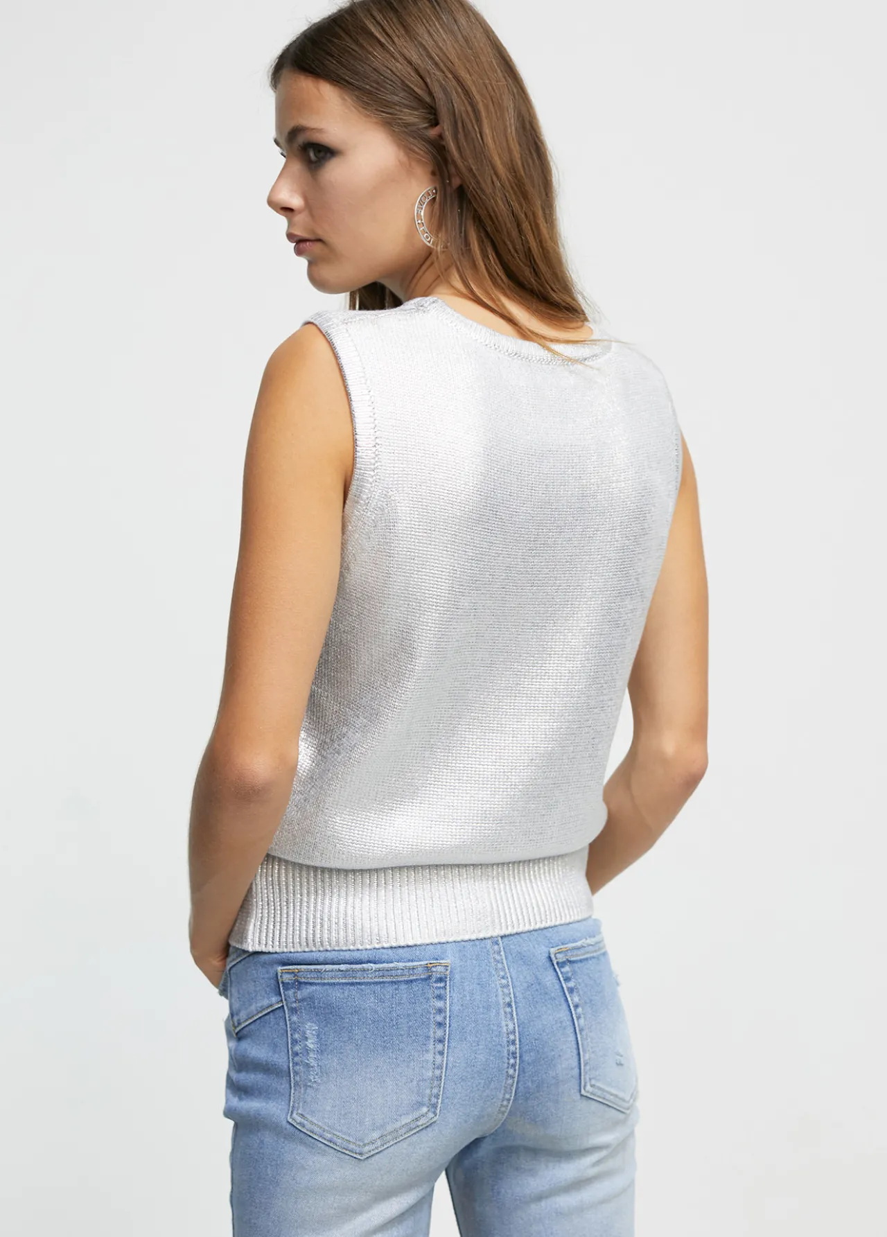 top_punto_laminado_3.webp Lola Casademunt Camisetas Y Tops | Punto<Top punto laminado PLATEADO