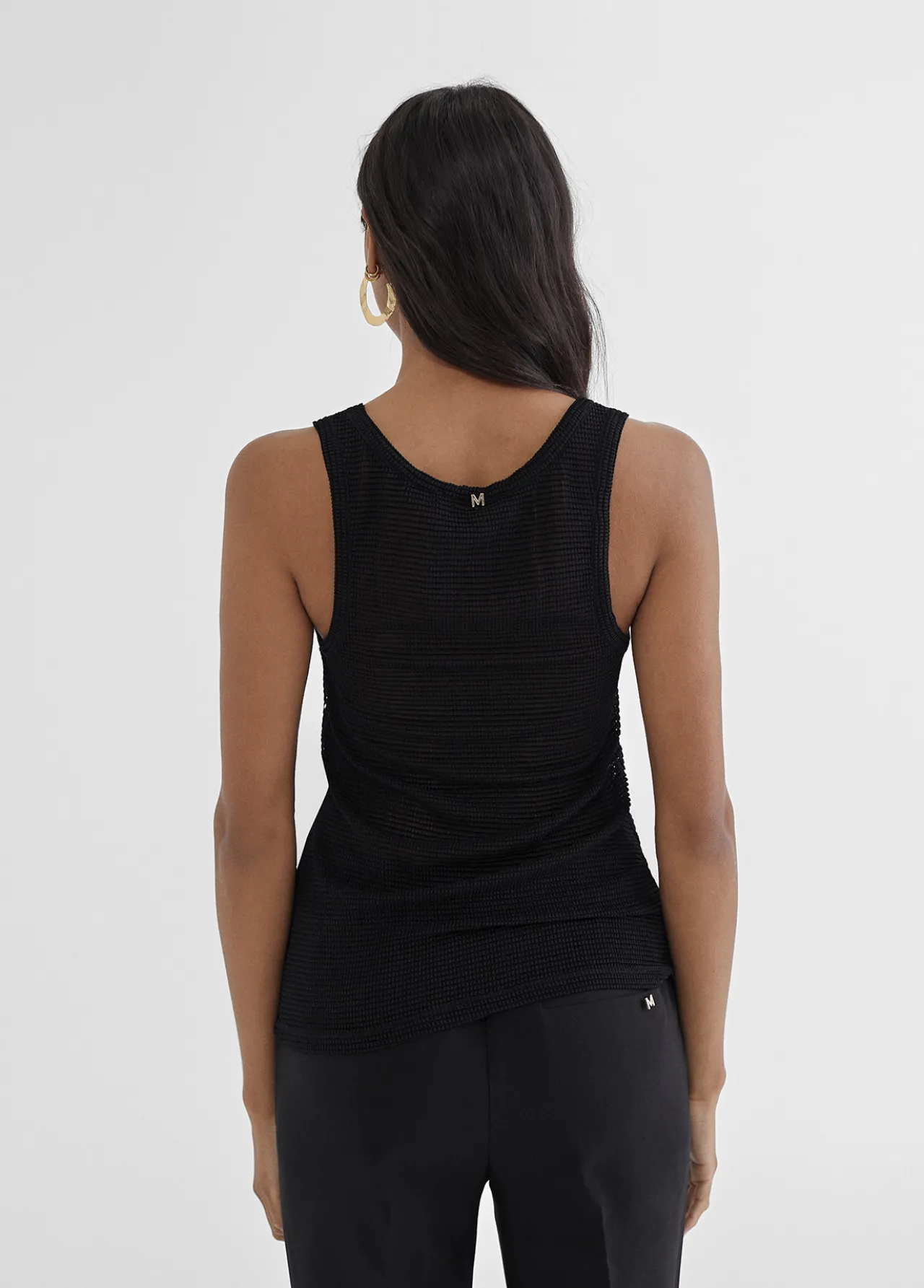 top_semi_transparente_negro_2.webp Lola Casademunt Camisetas Y Tops<Top semi transparente NEGRO