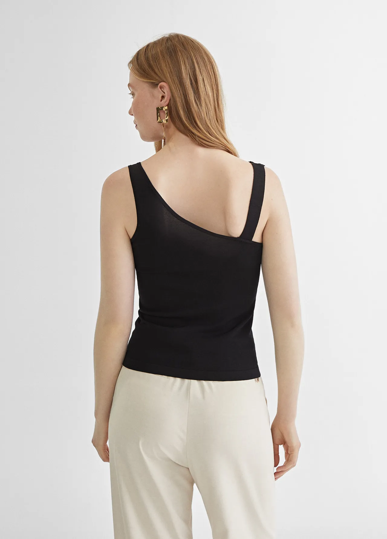 top_tirante_m_1-1.webp Lola Casademunt Camisetas Y Tops<Top tirante M MAGENTA