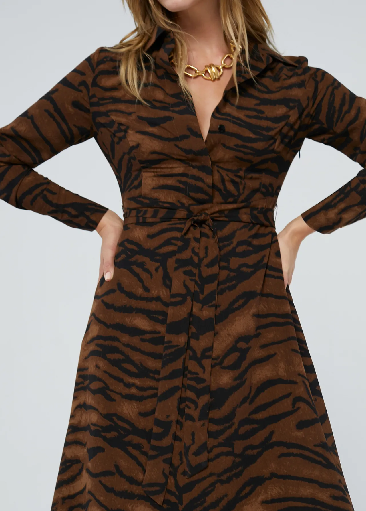 vestido_estampado_animal_print_3-1.webp Lola Casademunt Animal Print | Vestidos Y Faldas<Vestido estampado animal print MARRON-NEGRO