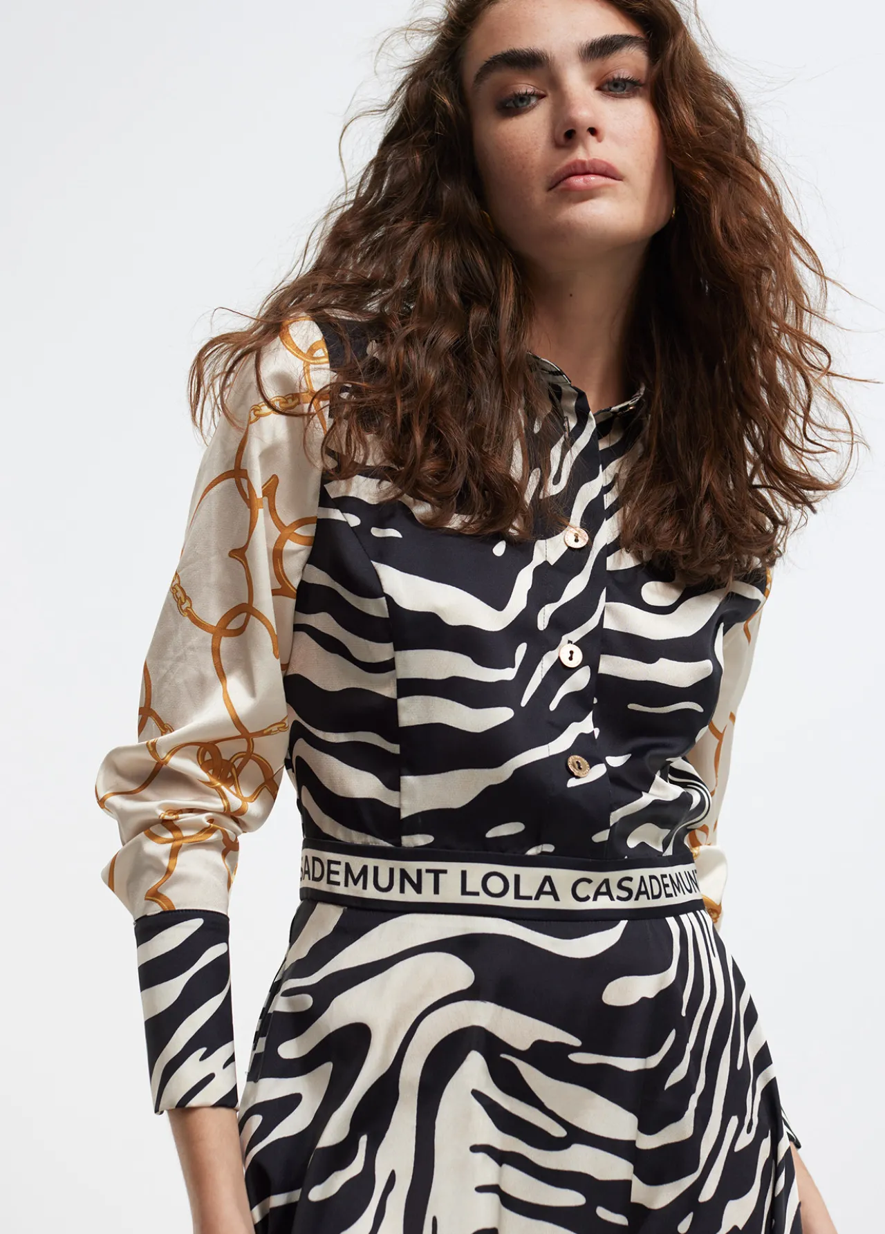 vestido_estampado_zebra_1.webp Lola Casademunt Animal Print | Vestidos Y Faldas<Vestido estampado zebra NEGRO-CRUDO