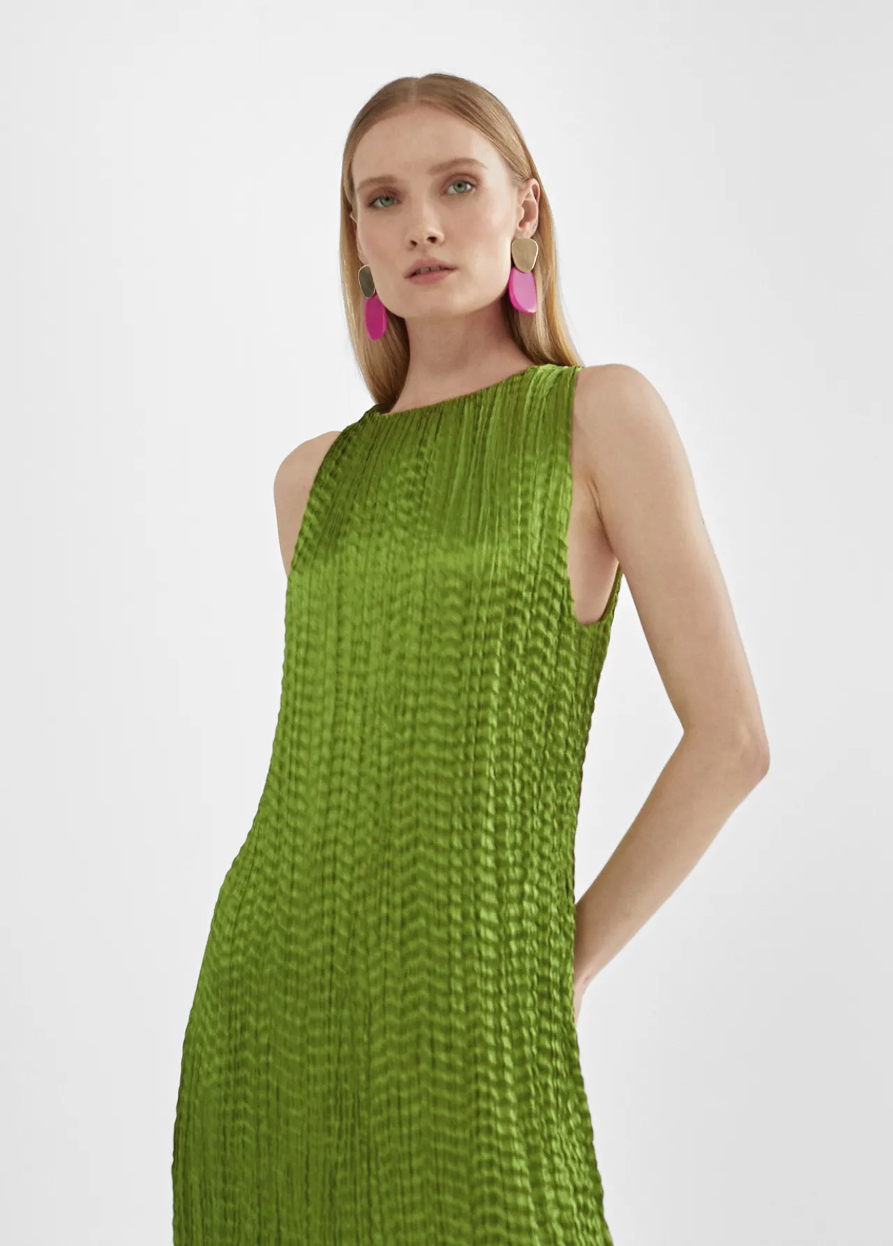 vestido_largo_efecto_plisado_4-1.webp Lola Casademunt Vestidos Y Faldas<Vestido largo efecto plisado MAGENTA