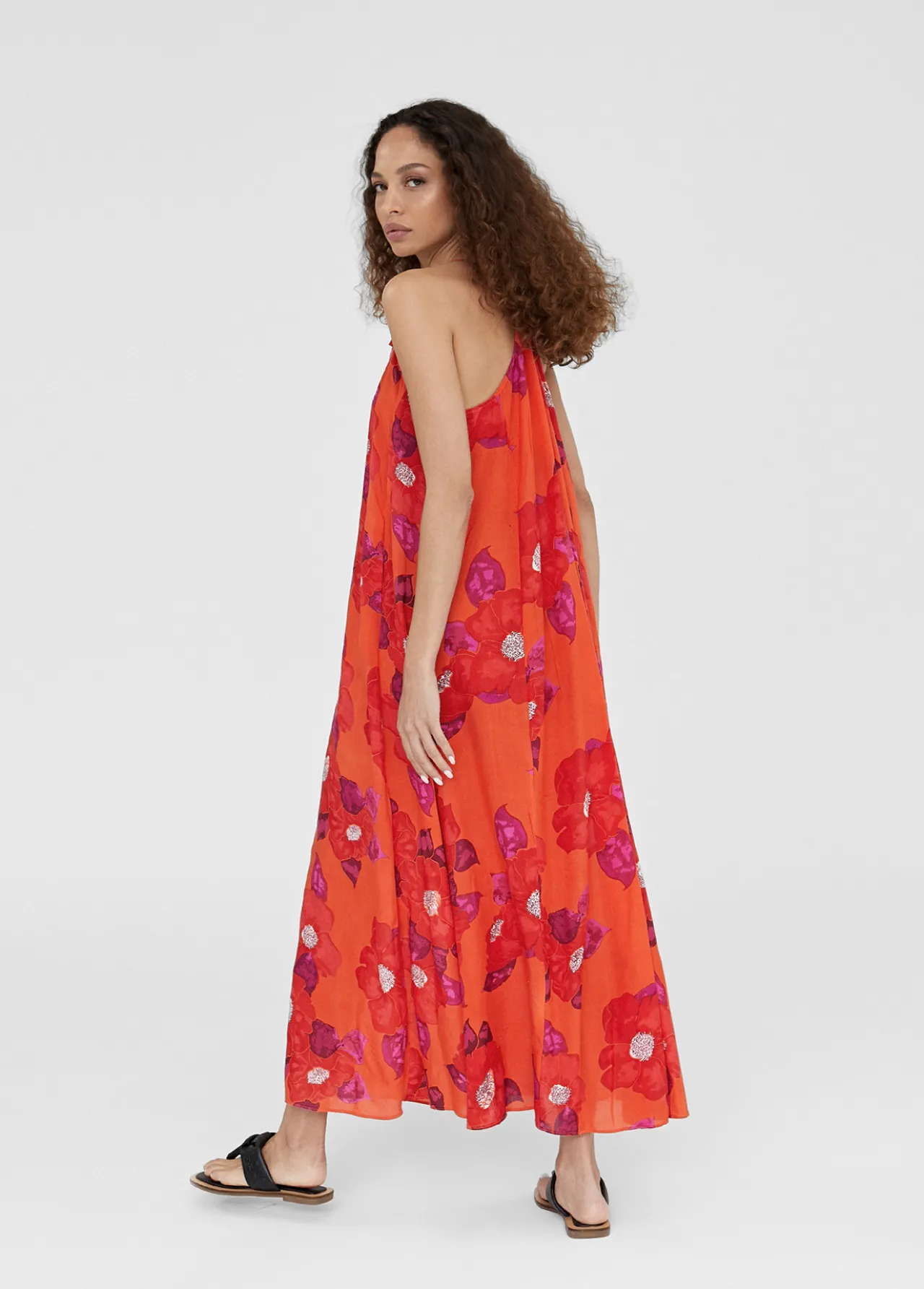 vestido_largo_estampado_floral_2.webp Lola Casademunt Vestidos Y Faldas | Baño<Vestido largo estampado floral ROJO-ROSA