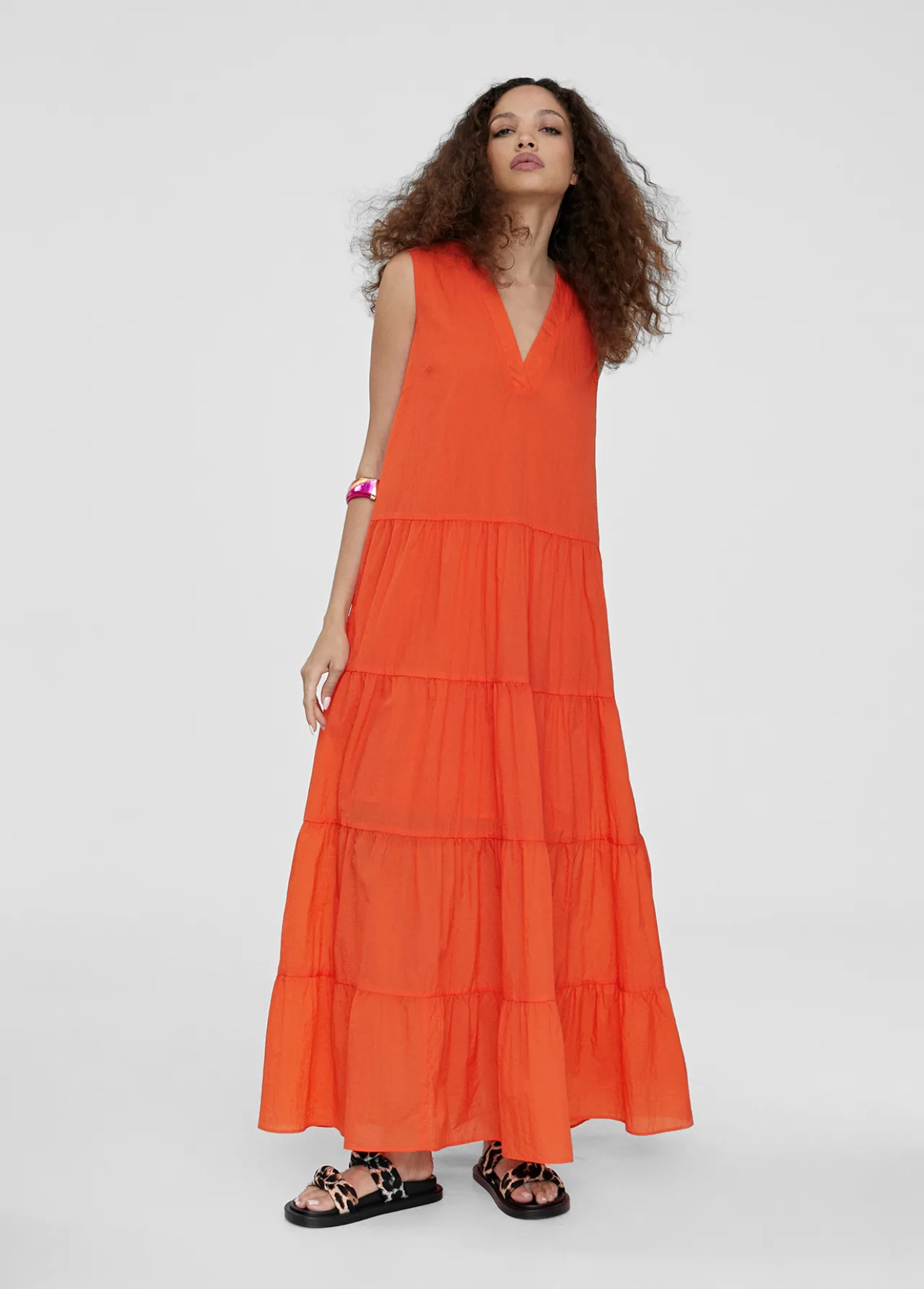 vestido_largo_fluido_0.webp Lola Casademunt Vestidos Y Faldas<Vestido largo fluido CORAL