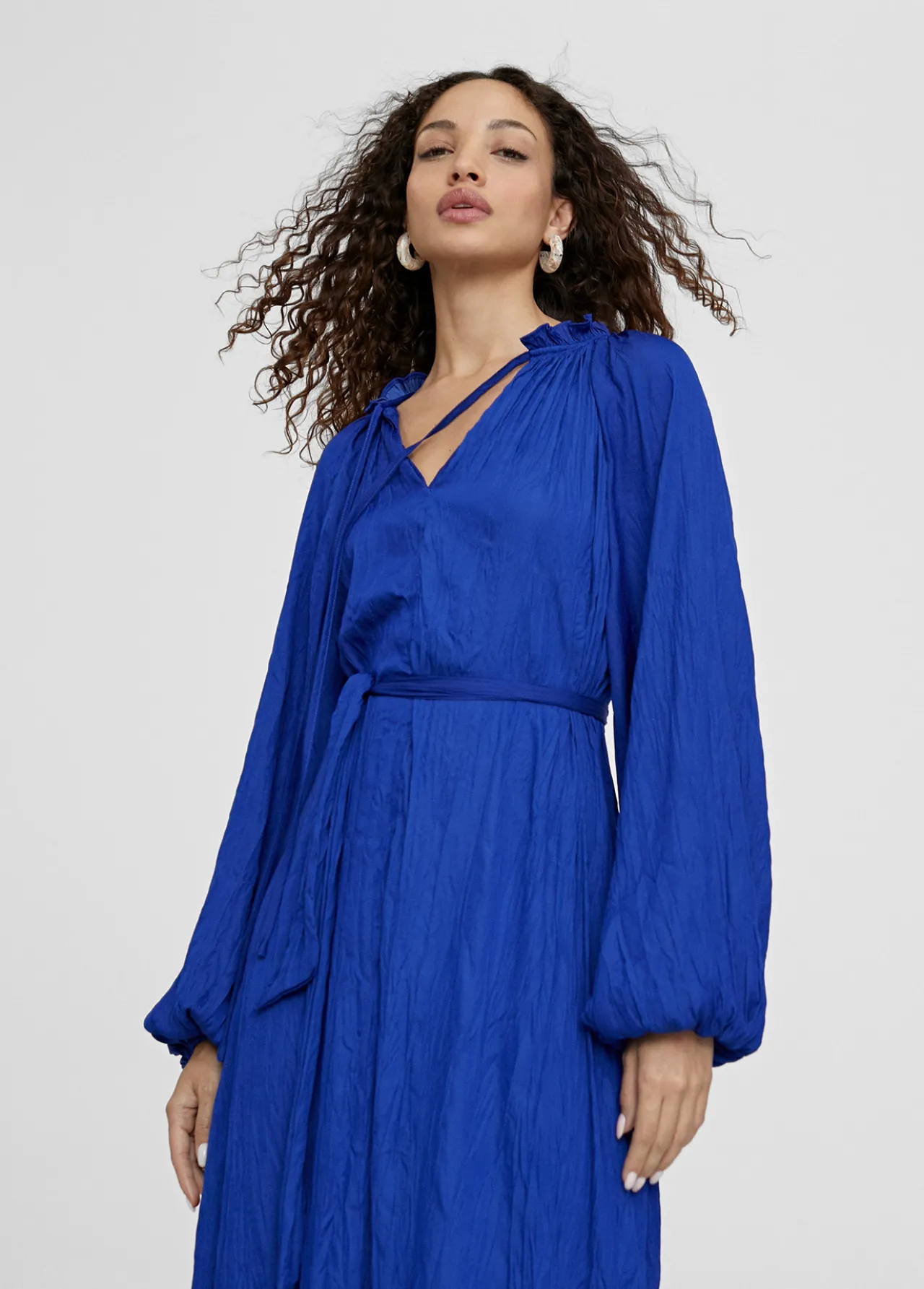 vestido_largo_fluido_2-1.webp Lola Casademunt Vestidos Y Faldas<Vestido largo fluido AZULELECTRICO
