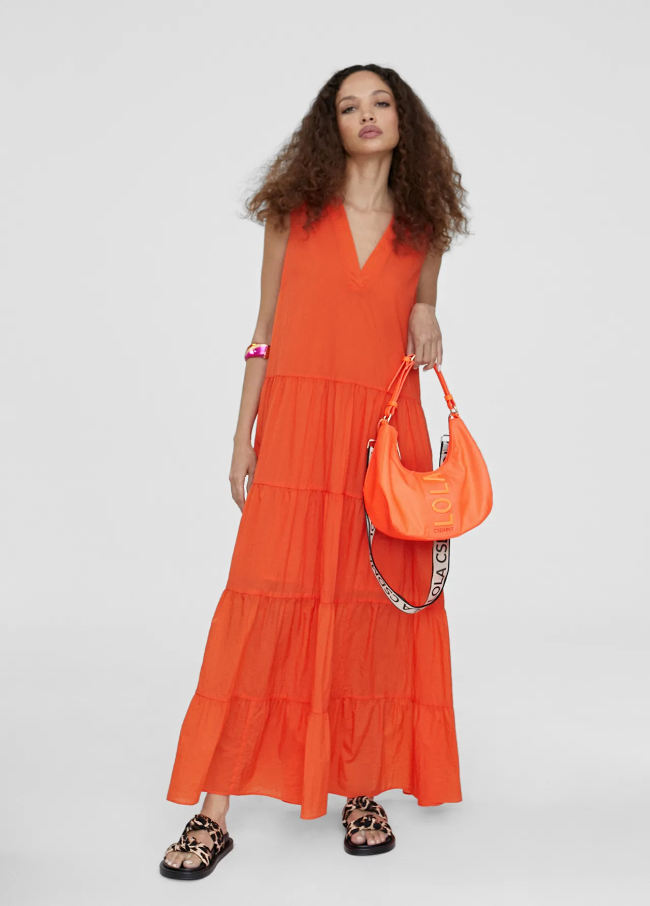 vestido_largo_fluido_2.webp Lola Casademunt Vestidos Y Faldas<Vestido largo fluido CORAL
