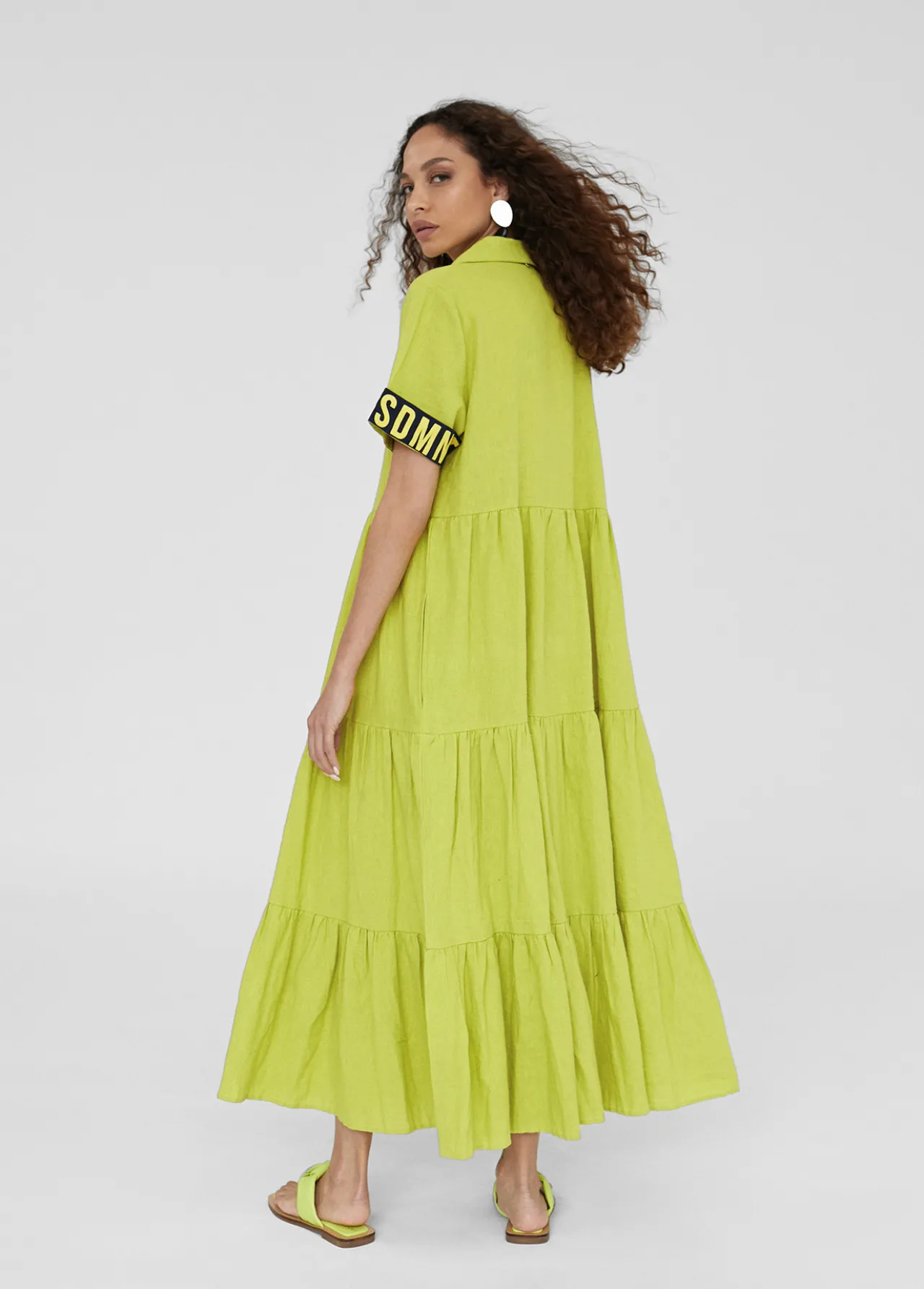 vestido_midi_de_volantes_3-1.webp Lola Casademunt Vestidos Y Faldas | Baño<Vestido midi de volantes NAVY