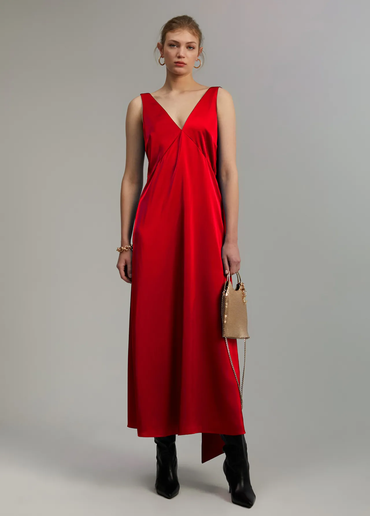 vestido_midi_satn_4.webp Lola Casademunt Vestidos Y Faldas<Vestido midi satén ROJO