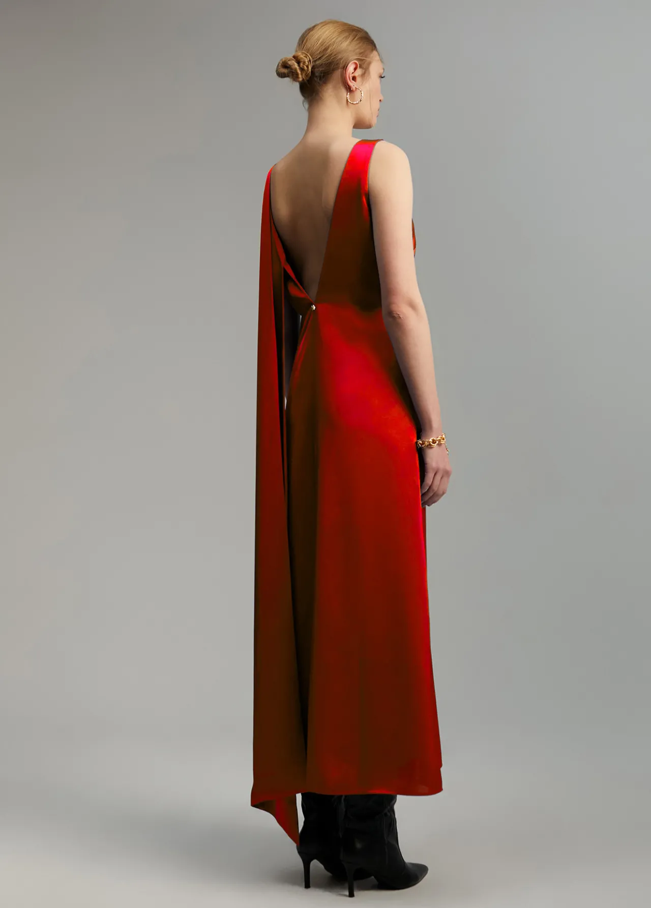 vestido_midi_satn_6.webp Lola Casademunt Vestidos Y Faldas<Vestido midi satén ROJO
