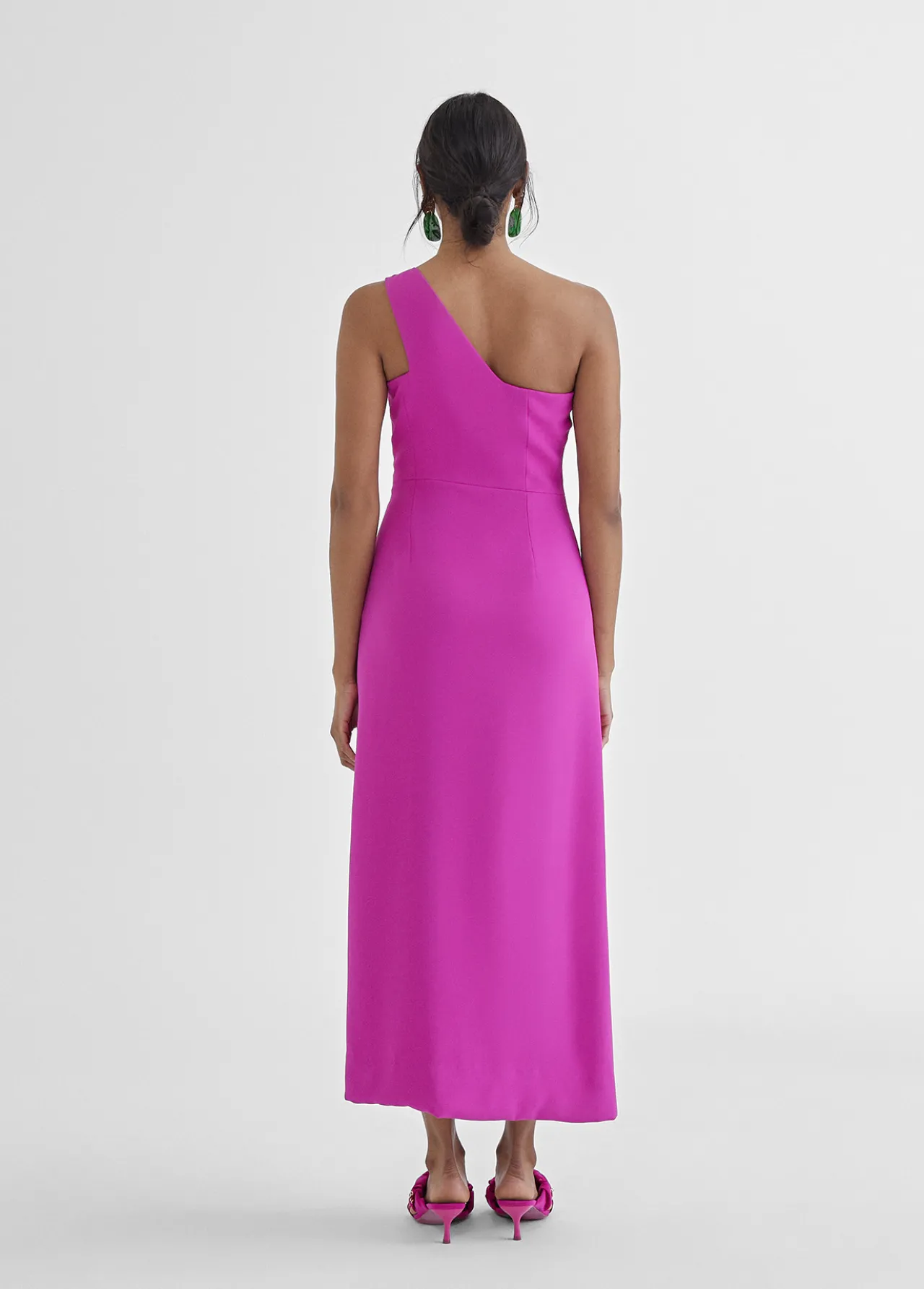 vestido_midi_tirante_asimtrico_1-1.webp Lola Casademunt Vestidos Y Faldas<Vestido midi tirante asimétrico MAGENTA