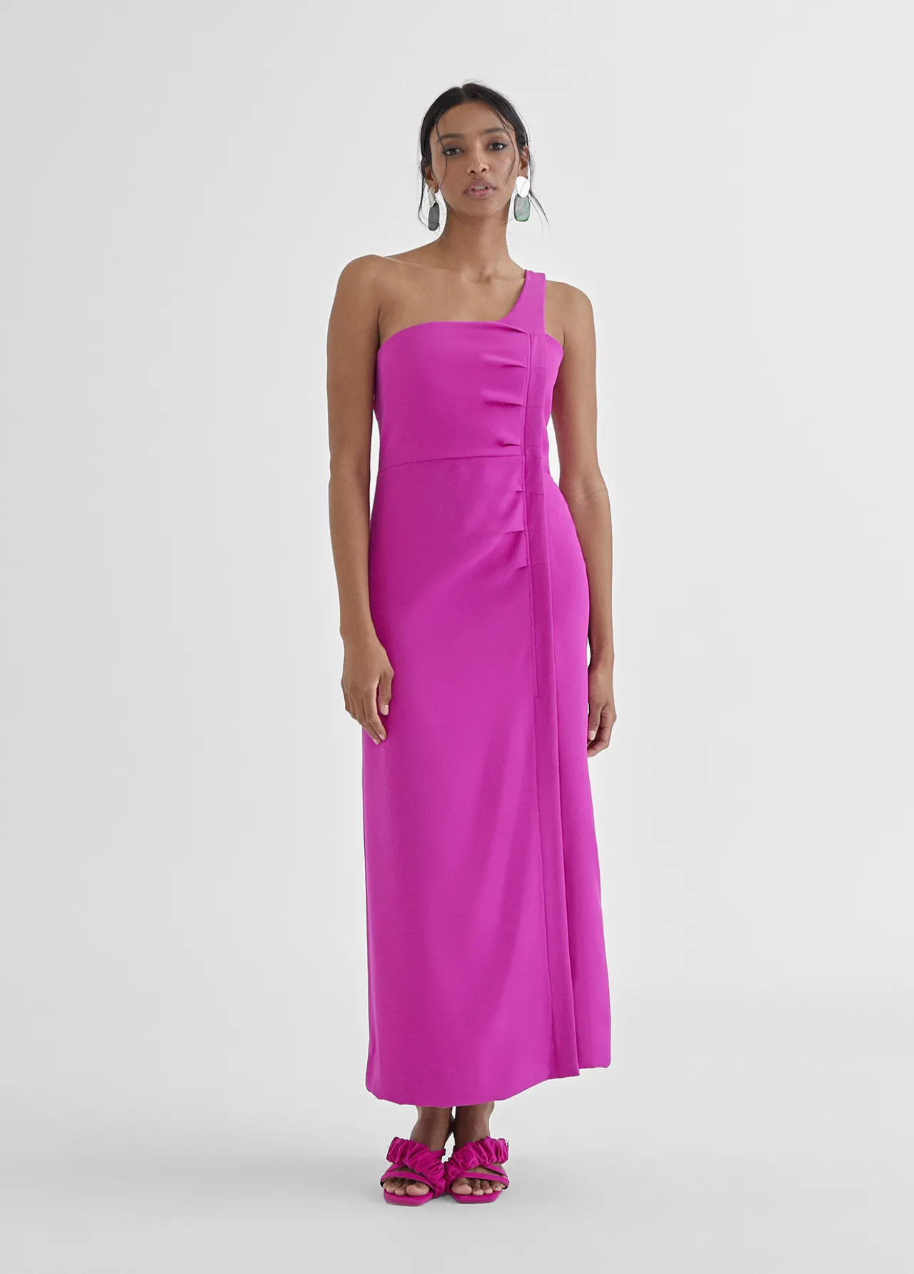 vestido_midi_tirante_asimtrico_4-1.webp Lola Casademunt Vestidos Y Faldas<Vestido midi tirante asimétrico MAGENTA