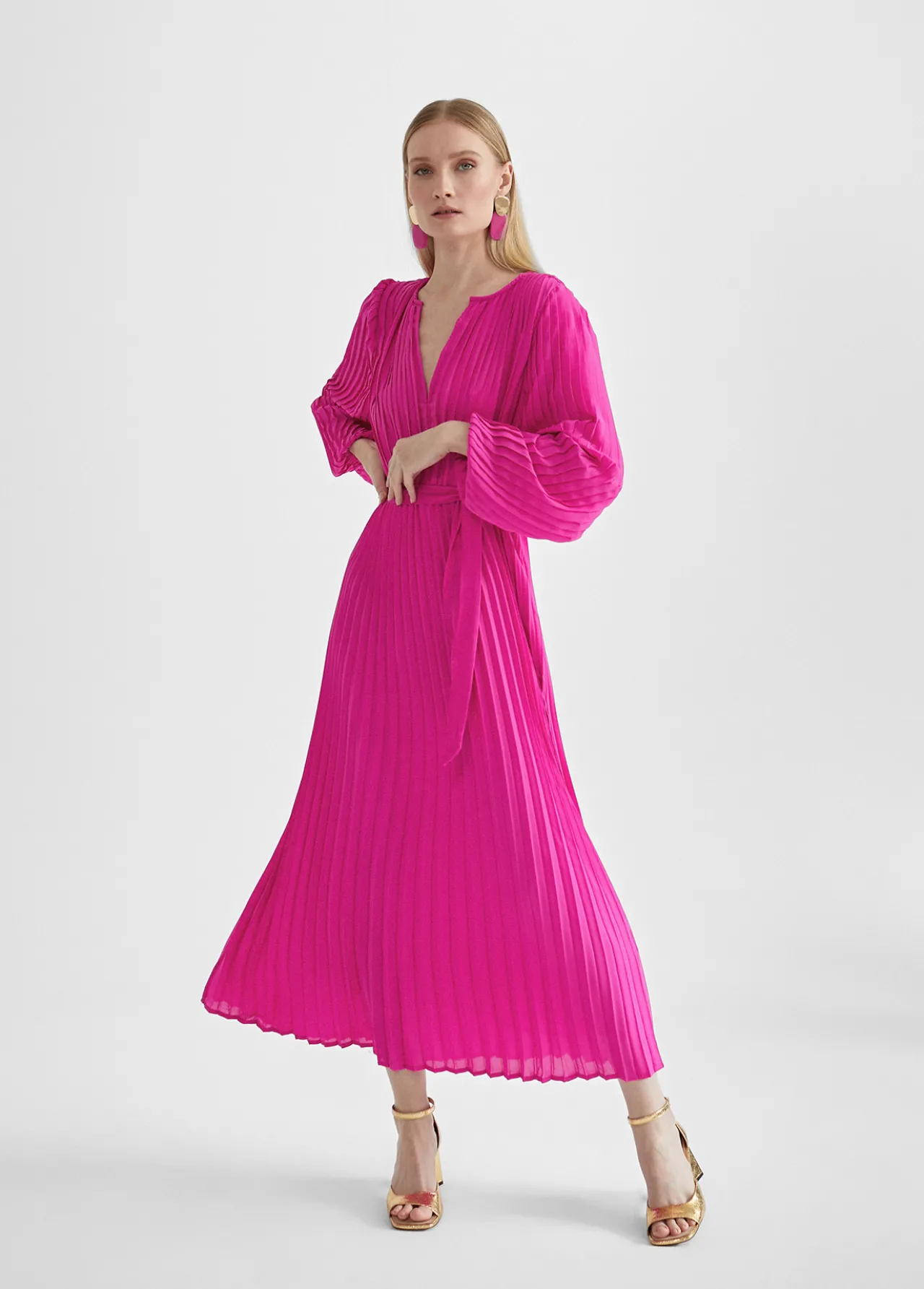 vestido_plisado_con_manga_0.webp Lola Casademunt Vestidos Y Faldas<Vestido plisado con manga FUCSIA