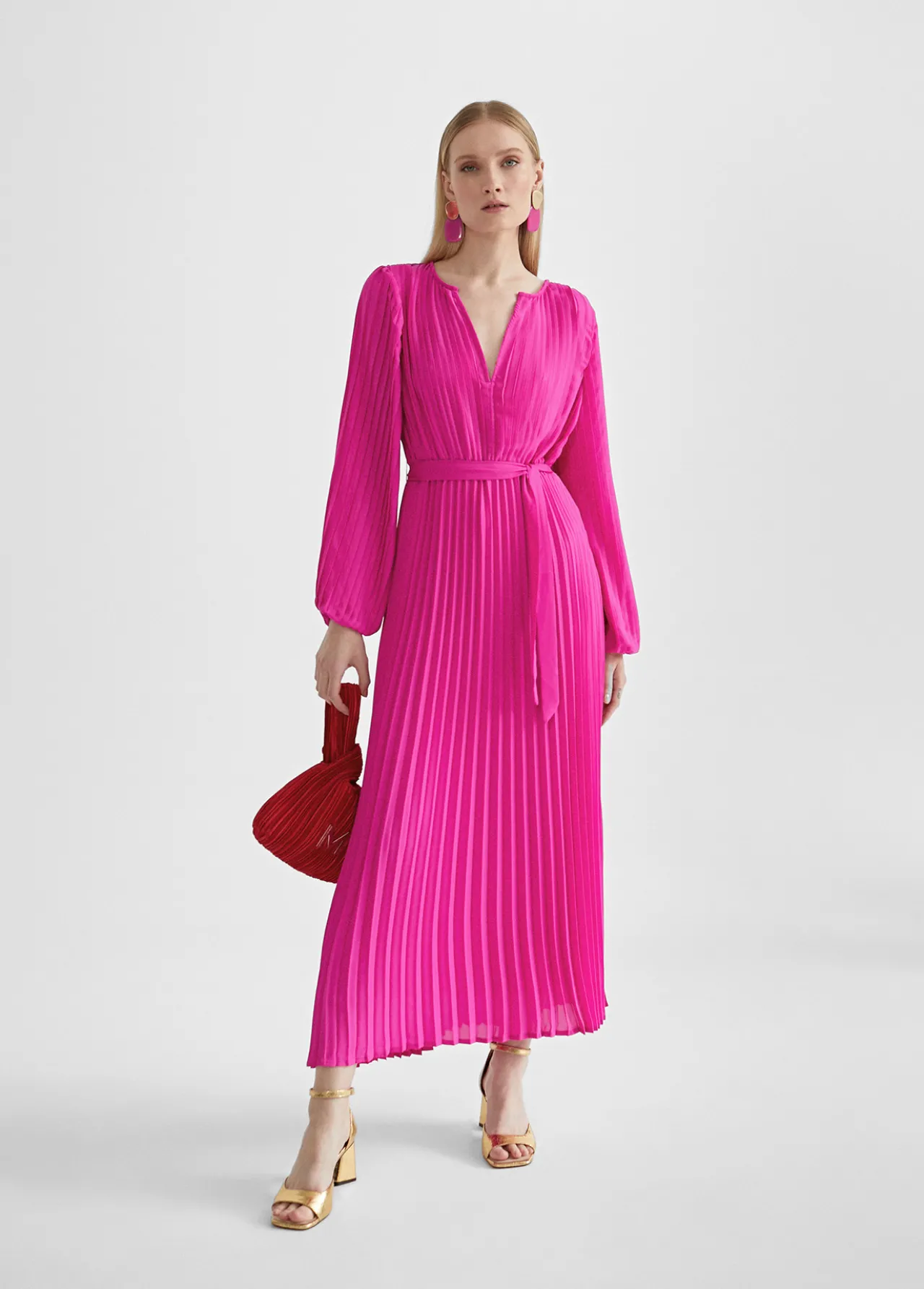 vestido_plisado_con_manga_1.webp Lola Casademunt Vestidos Y Faldas<Vestido plisado con manga FUCSIA