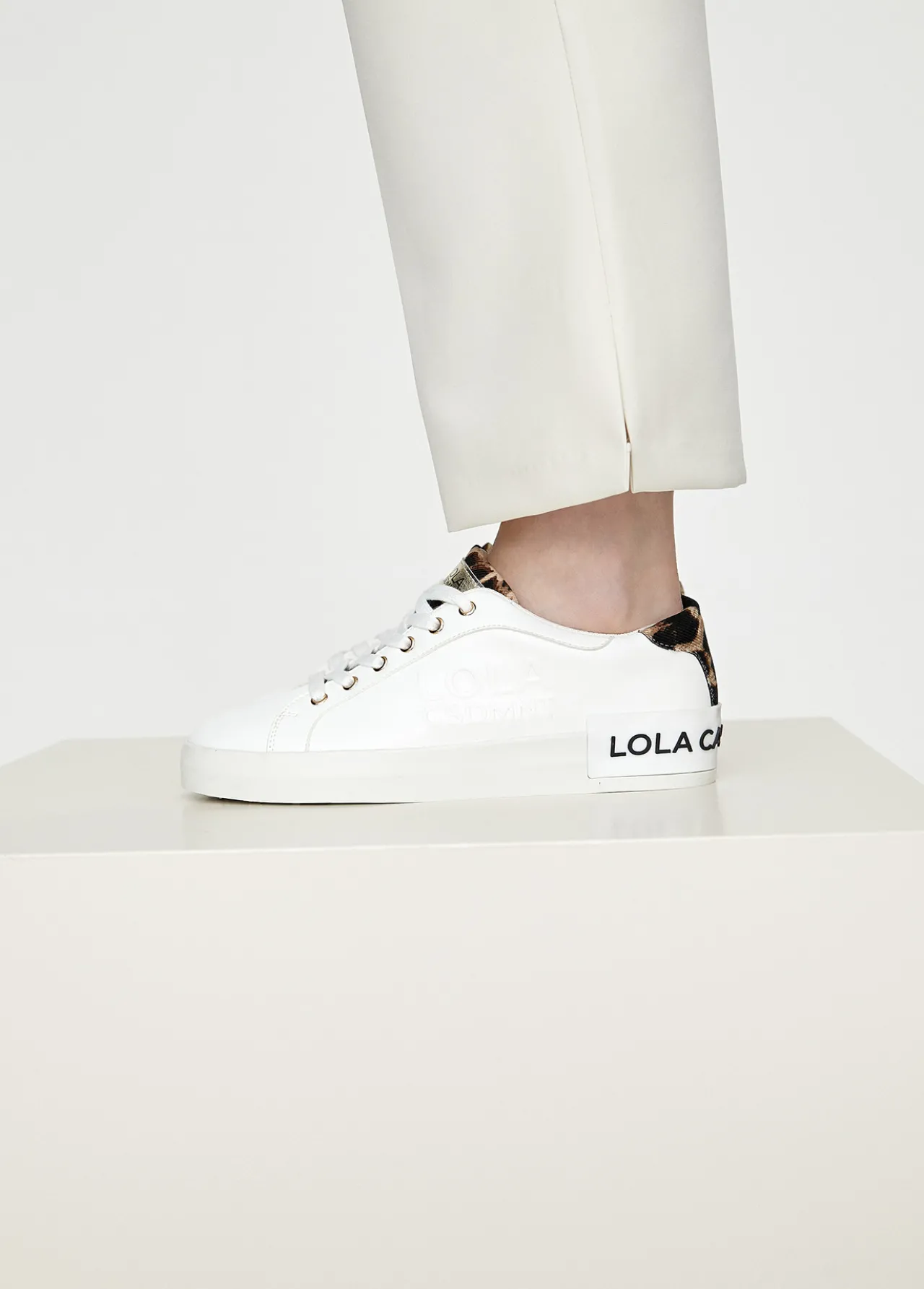 zapatillas_tipo_sneakers_detalles_animal_print_3.webp Lola Casademunt Animal Print | Zapatillas Deportivas<Zapatillas tipo sneakers detalles animal print BLANCO-MARRON