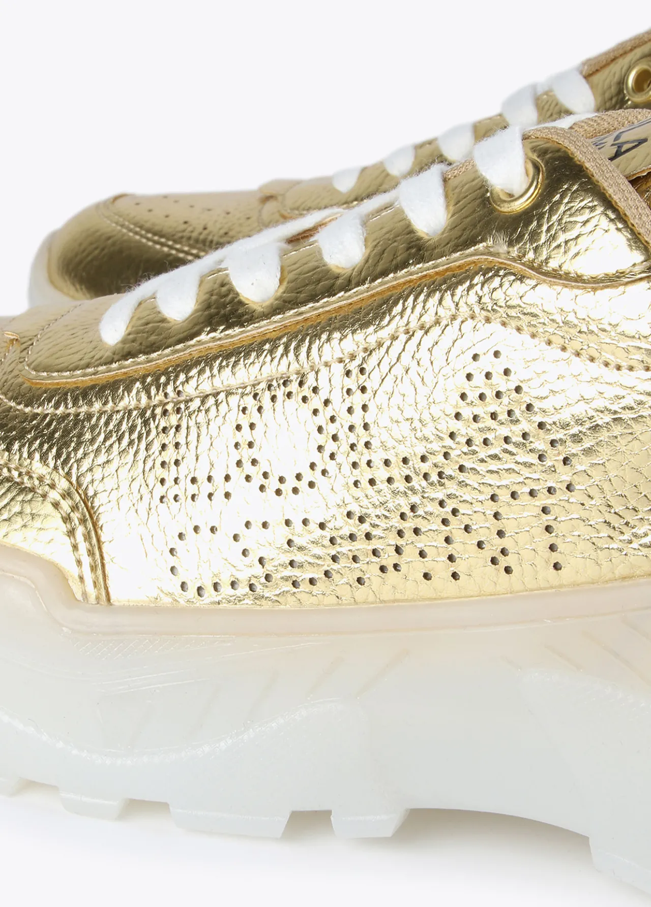 zapatillas_tipo_sneakers_metalizadas_4.webp Lola Casademunt Calzado<Zapatillas tipo sneakers metalizadas DORADO