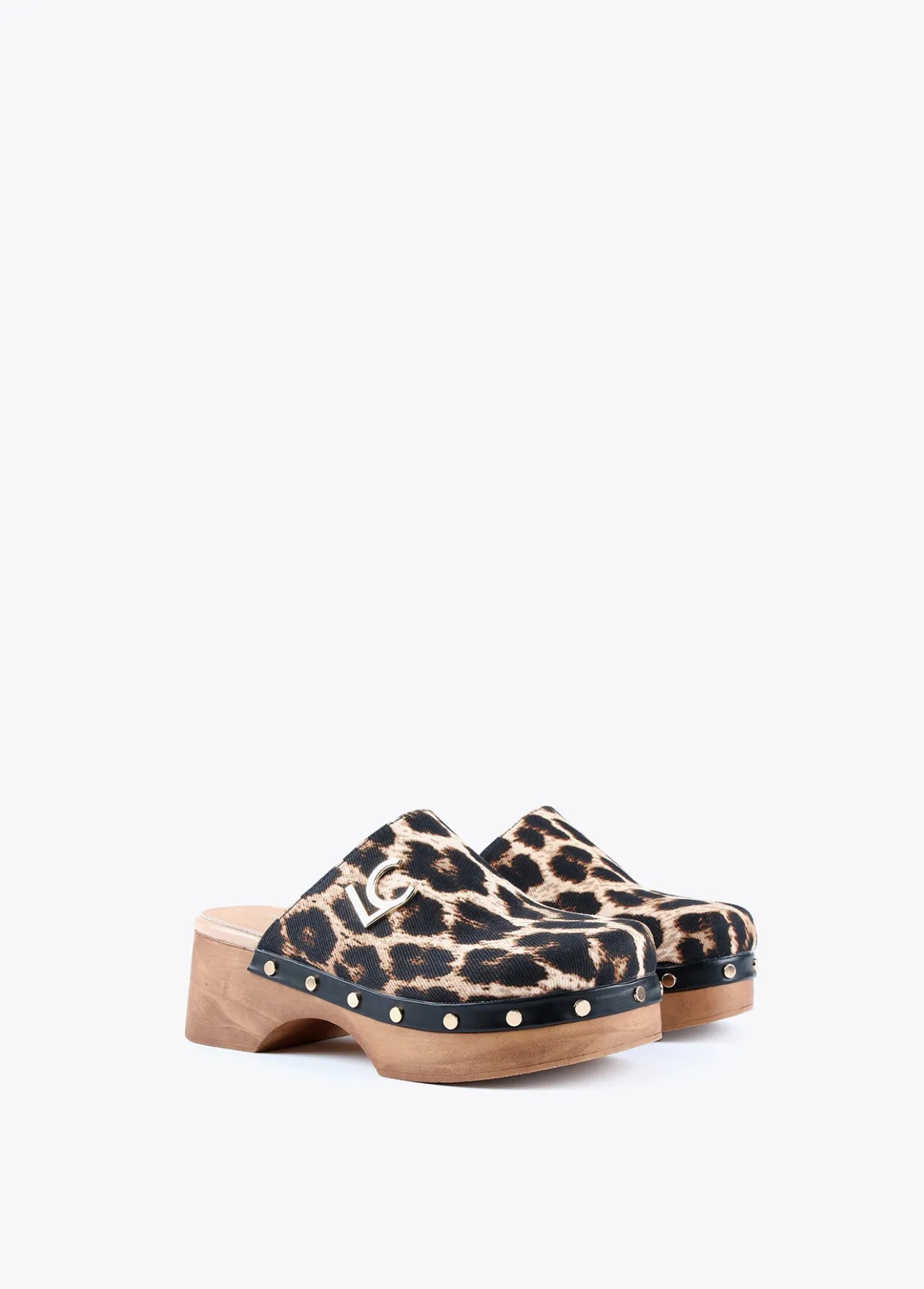 zueco_con_estampado_animal_1.webp Lola Casademunt Calzado<Zueco con estampado animal MARRON-NEGRO