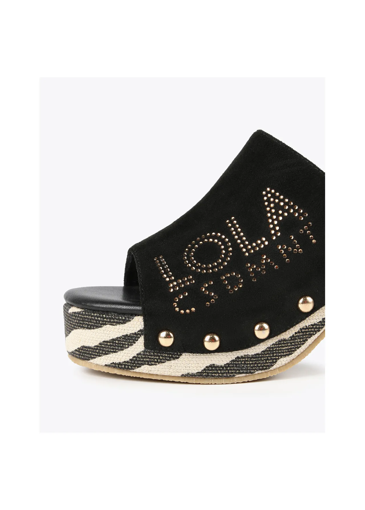 zueco_suela_zebra_y_logo_dorado_2.webp Lola Casademunt Calzado<Zueco suela zebra y logo dorado. NEGRO